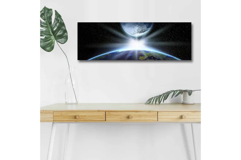 Lerretsbilde med LED-belysning - Jorden sett fra verdensrommet med lysstråler som bryter gjennom atmosfæren - Blå / Grønn / Svart - Innredning - Bilder & kunst - Lerretsbilder