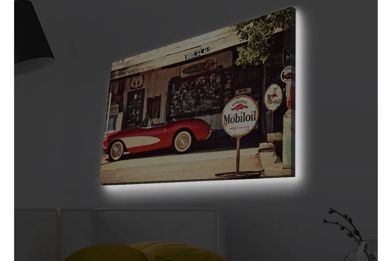 Lerretsbilde med LED-belysning - Klassisk rød sportsbil foran en vintage bensinstasjon, Rød / Grå / Hvit