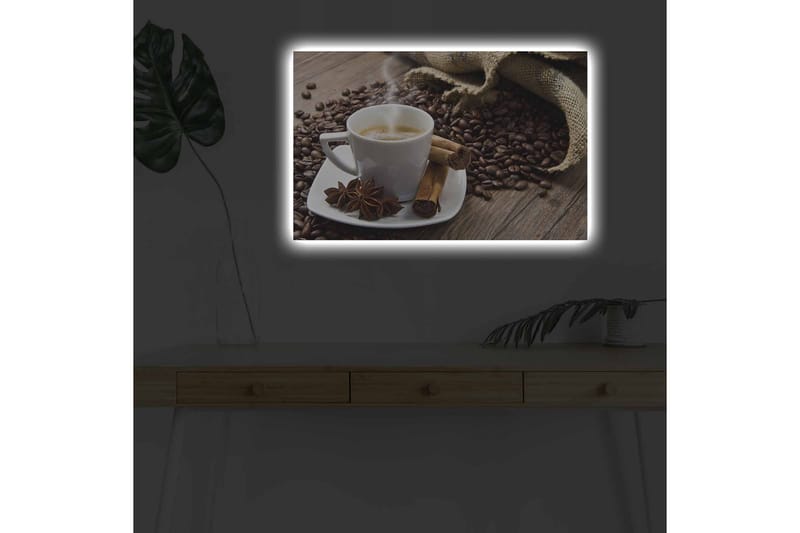 Lerretsbilde med LED-belysning - Kopp rykende varm kaffe omgitt av kaffebønner og krydder - Brun / Hvit / Beige - Innredning - Bilder & kunst - Lerretsbilder