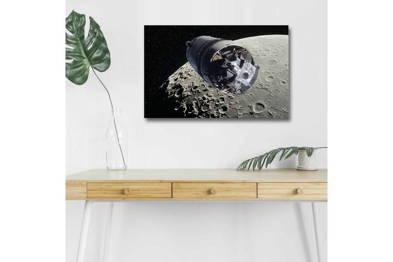 Lerretsbilde med LED-belysning - Romfartøy i bane rundt månen - Grå / Svart / Sølv - Innredning - Bilder & kunst - Lerretsbilder