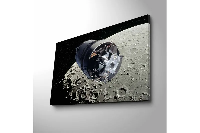 Lerretsbilde med LED-belysning - Romfartøy i bane rundt månen - Grå / Svart / Sølv - Innredning - Bilder & kunst - Lerretsbilder