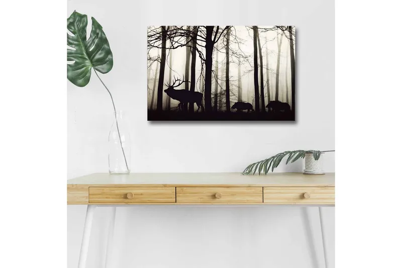 Lerretsbilde med LED-belysning - Silhuetter av hjort og villsvin i et tåkete skogsmiljø, Svart / Grå / Hvit