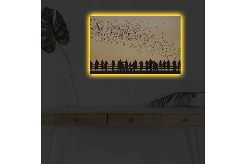 Lerretsbilde med LED-belysning - Silhuetter av mennesker mot en gyllen himmel med svevende fugler - Gull / Svart - Innredning - Bilder & kunst - Lerretsbilder