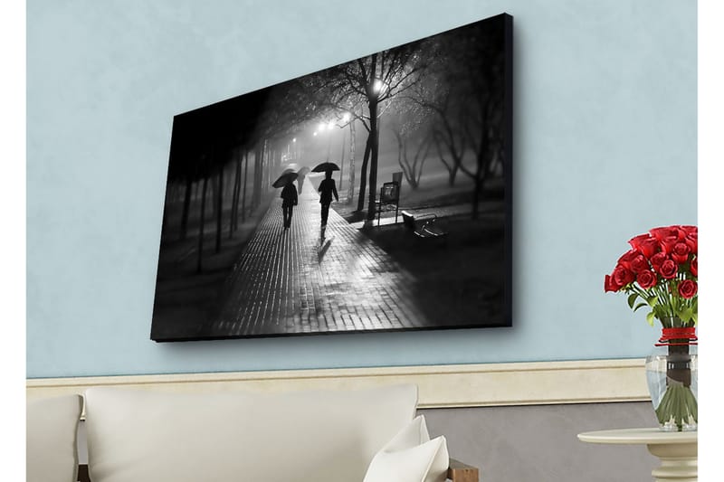 Lerretsbilde med LED-belysning - Silhuetter av to personer med paraplyer på en regnfull gate - Svart / Grå - Innredning - Bilder & kunst - Lerretsbilder