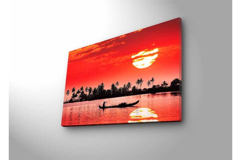 Lerretsbilde med LED-belysning - Solnedgang over en rolig innsjø med silhuetter av palmer og en båt - Rød / Svart / Oransje - Innredning - Bilder & kunst - Lerretsbilder