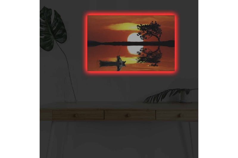 Lerretsbilde med LED-belysning - Solnedgang over en speilblank innsjø med en ensom båt og en silhuett av et tre - Oransje / Svart / Gul - Innredning - Bilder & kunst - Lerretsbilder
