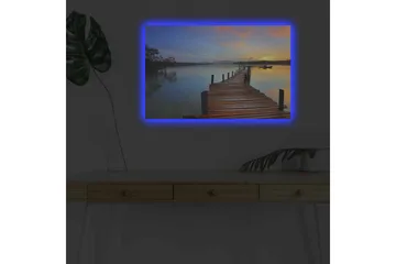 Lerretsbilde med LED-belysning - Solnedgang over en trebrygge ved vannet - Oransje / Blå / Brun - Innredning - Bilder & kunst - Lerretsbilder