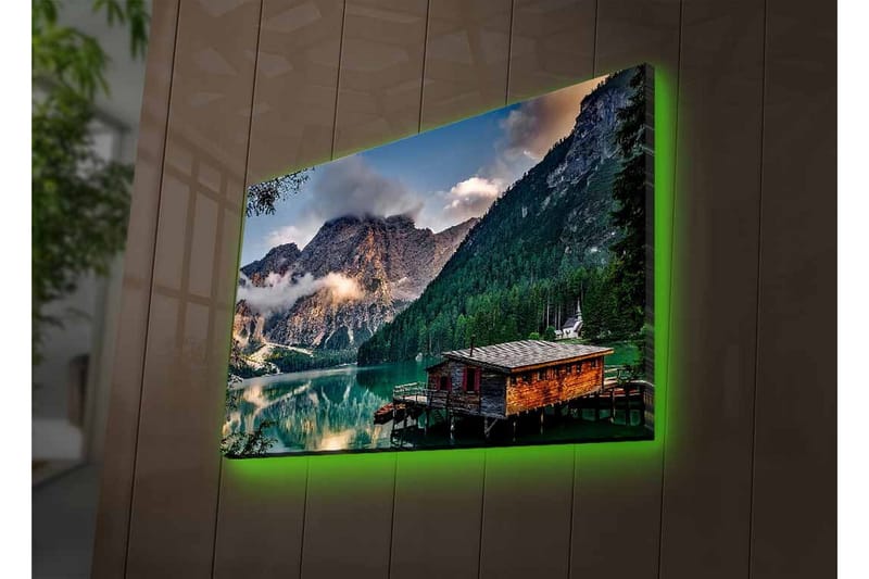 Lerretsbilde med LED-belysning - Stemningsfull fjellsjø med en trehytte ved vannet - Grønn / Blå / Brun - Innredning - Bilder & kunst - Lerretsbilder