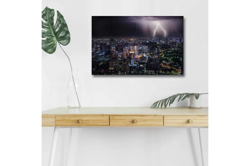 Lerretsbilde med LED-belysning - Stormfull byutsikt med lyn som lyser opp natten, M ørk blå / Grønn / Hvit