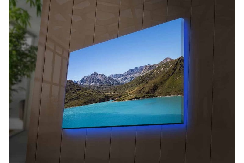 Lerretsbilde med LED-belysning - Storslått fjellandskap med en klar, turkis innsjø - Turkis / Grønn / Blå - Innredning - Bilder & kunst - Lerretsbilder