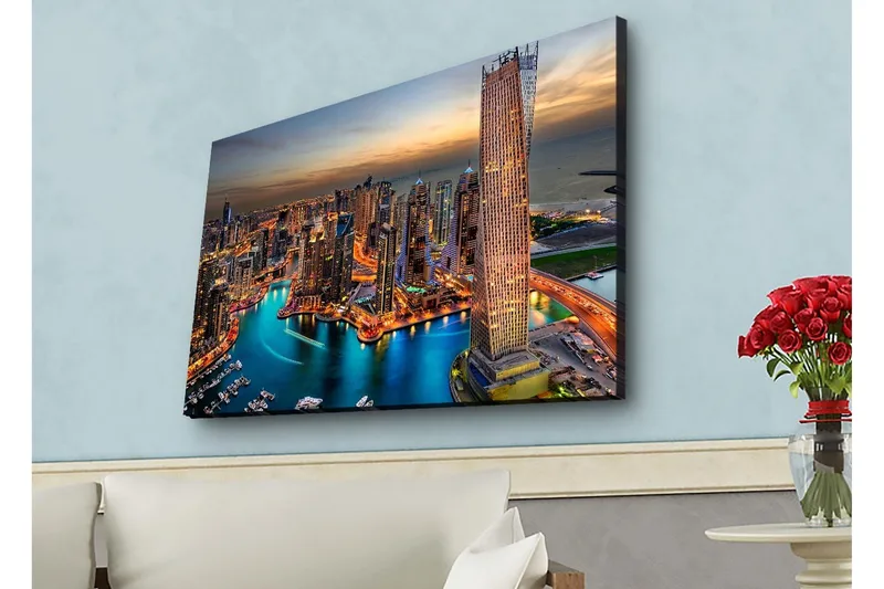 Lerretsbilde med LED-belysning - Storslått utsikt over en moderne by med glitrende skyskrapere og en svingete elv, Blå / Oransje / Grå