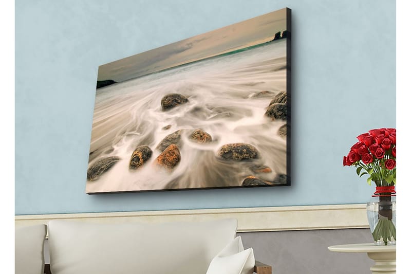 Lerretsbilde med LED-belysning - Strandscene med myke bølger som omslutter steiner, Grå / Beige / Svart