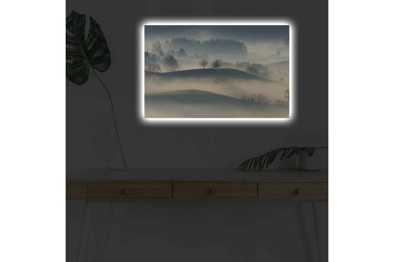 Lerretsbilde med LED-belysning - Tåke over bølgende landskap med ensomme trær - Grå / Blå / Beige - Innredning - Bilder & kunst - Lerretsbilder