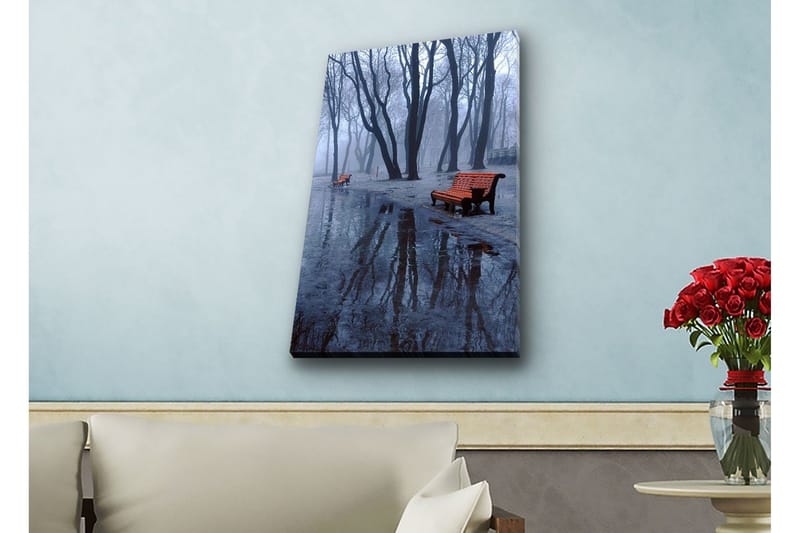Lerretsbilde med LED-belysning - Tåke over en park med benker og refleksjoner i sølepytter, Mørk blå / Grå / Oransje