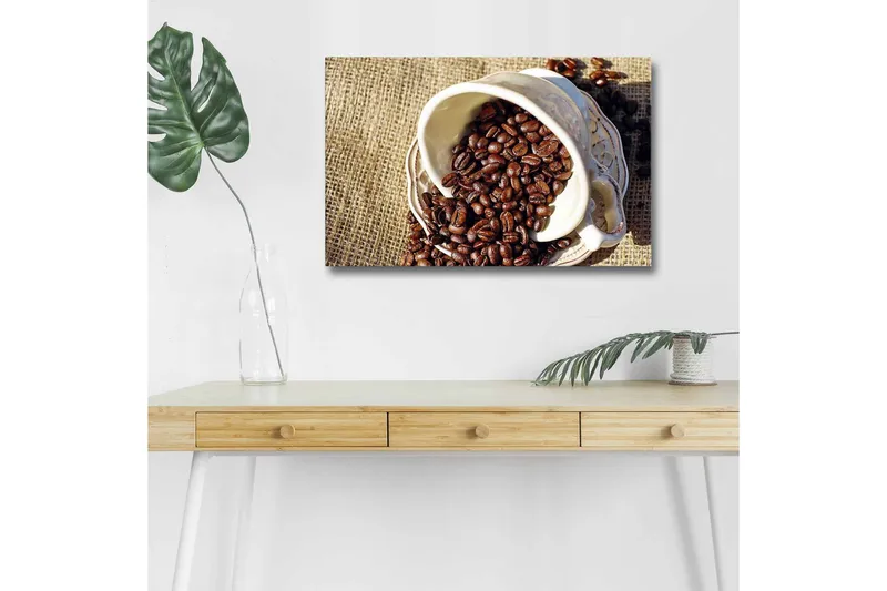 Lerretsbilde med LED-belysning - Utkast til en kopp med kaffebønner spredt over et jutestoff - Mørk brun / Beige - Innredning - Bilder & kunst - Lerretsbilder