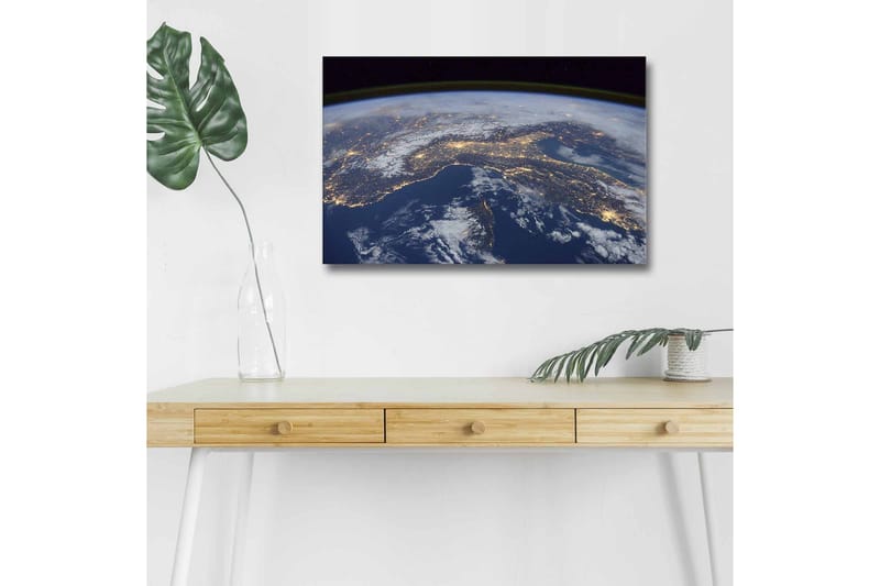 Lerretsbilde med LED-belysning - Utsikt over jorden med byer opplyst om natten - Mørk blå / Hvit / Gul - Innredning - Bilder & kunst - Lerretsbilder