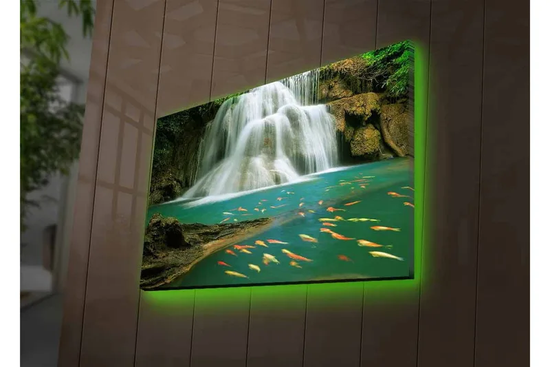 Lerretsbilde med LED-belysning - Vakker foss med svømmende karper i klart vann - Turkis / Grønn / Oransje - Innredning - Bilder & kunst - Lerretsbilder