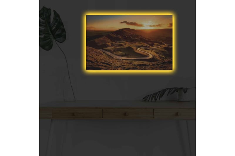 Lerretsbilde med LED-belysning - Vakker landskapsutsikt med en svingete vei og solnedgang over fjellene - Oransje / Brun / Grønn - Innredning - Bilder & kunst - Lerretsbilder