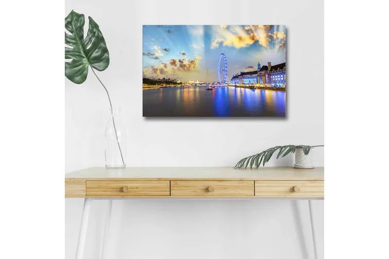 Lerretsbilde med LED-belysning - Vakker utsikt over en by ved vannkanten med et stort pariserhjul og fargerike bygninger, Blå / Gul / Hvit