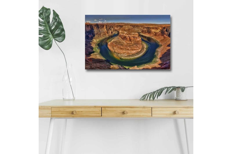 Lerretsbilde med LED-belysning - Vakker utsikt over en svingete elv omgitt av dramatiske klipper, Rød / Grønn / Blå