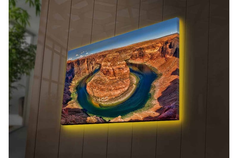 Lerretsbilde med LED-belysning - Vakker utsikt over en svingete elv omgitt av dramatiske klipper - Rød / Grønn / Blå - Innredning - Bilder & kunst - Lerretsbilder