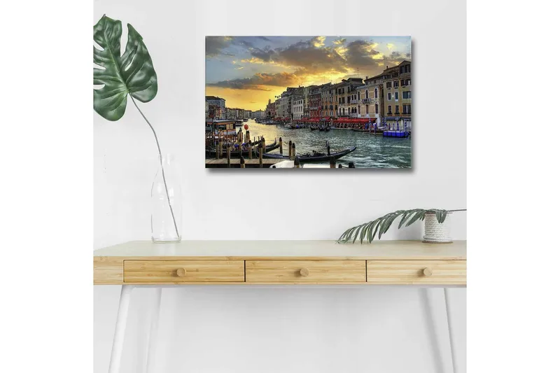 Lerretsbilde med LED-belysning - Vakker utsikt over en venetiansk kanal ved solnedgang, Blå / Oransje / Beige