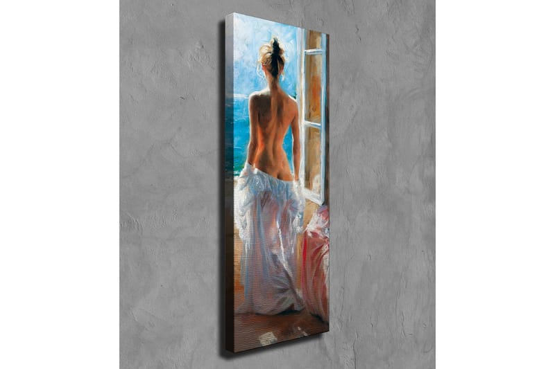 Lerretsbilde - Naken kvinne står ved et vindu med utsikt over havet - Blå / Hvit / Beige - Innredning - Bilder & kunst - Lerretsbilder