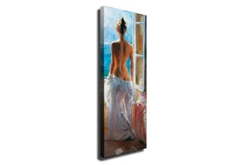 Lerretsbilde - Naken kvinne står ved et vindu med utsikt over havet - Blå / Hvit / Beige - Innredning - Bilder & kunst - Lerretsbilder