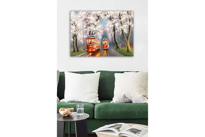 Lerretsbilde - Røde trikker under blomstrende kirsebærtrær - Rød / Rosa / Grønn - Innredning - Bilder & kunst - Lerretsbilder