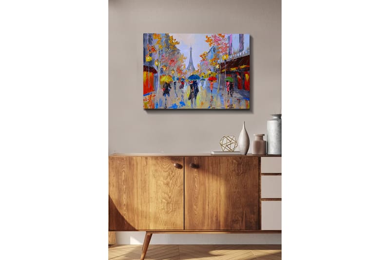 Lerretsbilde - Regnfull gatescene med folk under paraplyer i et urbant miljø - Gul / Rød / Blå - Innredning - Bilder & kunst - Lerretsbilder