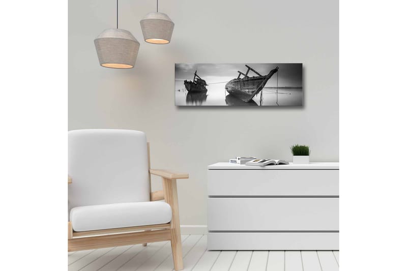 Lerretsbilde - Skipsvrak i rolige farvann - Svart / Hvit / Grå - Innredning - Bilder & kunst - Lerretsbilder