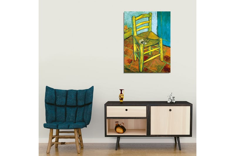 Lerretsbilde - Stående stol med stråsete og en liten dekorasjon på setet - Gul / Grønn / Oransje - Innredning - Bilder & kunst - Lerretsbilder