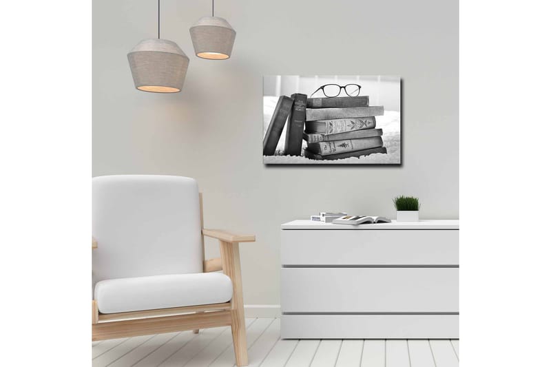 Lerretsbilde - Stabel med bøker med briller på toppen - Svart / Grå / Hvit - Innredning - Bilder & kunst - Lerretsbilder