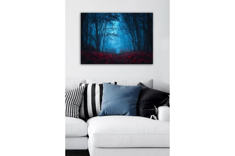 Lerretsbilde - Tåkete skog med rødlige blader i en mystisk atmosfære - Mørk blå / Rød - Innredning - Bilder & kunst - Lerretsbilder