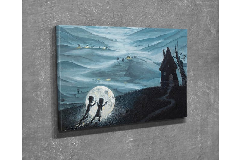 Lerretsbilde - To barn som leker med en stor måne i et drømmeaktig landskap - Mørk blå / Lys grå / Svart - Innredning - Bilder & kunst - Lerretsbilder