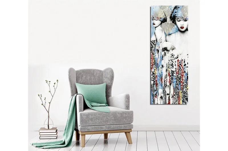 Lerretsbilde - To stiliserte kvinner med ansiktene delvis skjult av hodeplagg og sterke røde lepper - Blå / Svart / Rød - Innredning - Bilder & kunst - Lerretsbilder