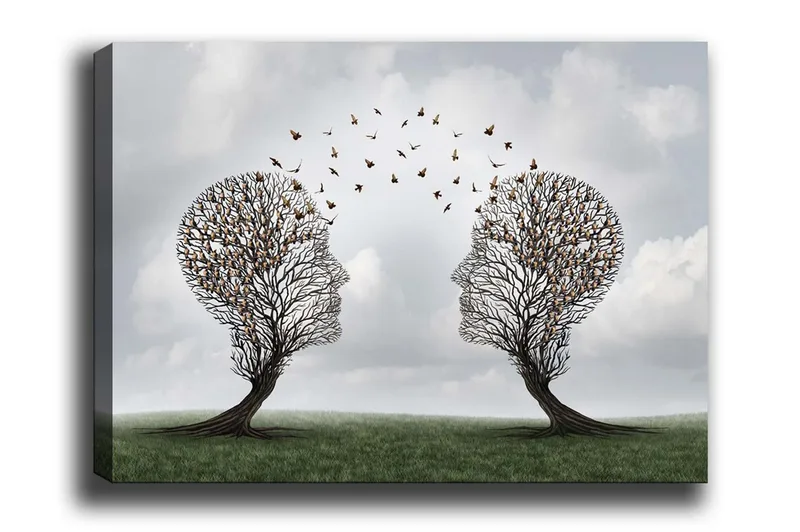 Lerretsbilde - To trær formet som ansikter med sommerfugler som svever mellom dem, Brun / Grønn / Grå