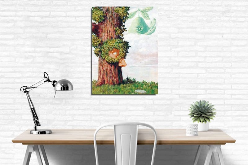 Lerretsbilde - Tre med ansikt og grøntområder rundt det - Grønn / Brun / Lys blå - Innredning - Bilder & kunst - Lerretsbilder