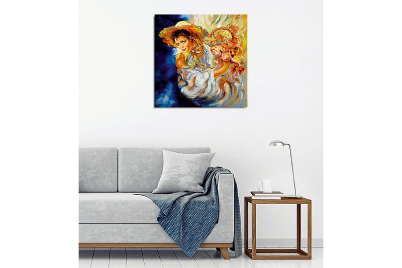 Lerretsbilde - Ung kvinne med blomster i en kurv og en stor hatt - Oransje / Blå / Hvit - Innredning - Bilder & kunst - Lerretsbilder