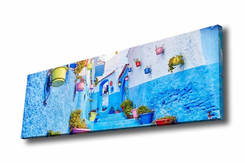 Lerretsbilde - Vakker smug med blå vegger og fargerike blomsterpotter - Blå / Hvit / Gul - Innredning - Bilder & kunst - Lerretsbilder