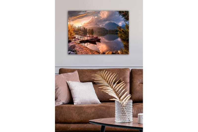 Lerretsbilde - Vakkert innsjølandskap med robåter ved solnedgang - Oransje / Grønn / Blå - Innredning - Bilder & kunst - Lerretsbilder