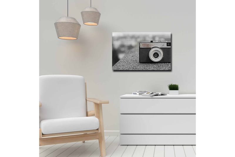 Lerretsbilde - Vintage kamera på en grå overflate - Svart / Grå / Sølv - Innredning - Bilder & kunst - Lerretsbilder