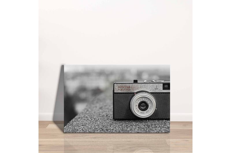 Lerretsbilde - Vintage kamera på en grå overflate - Svart / Grå / Sølv - Innredning - Bilder & kunst - Lerretsbilder