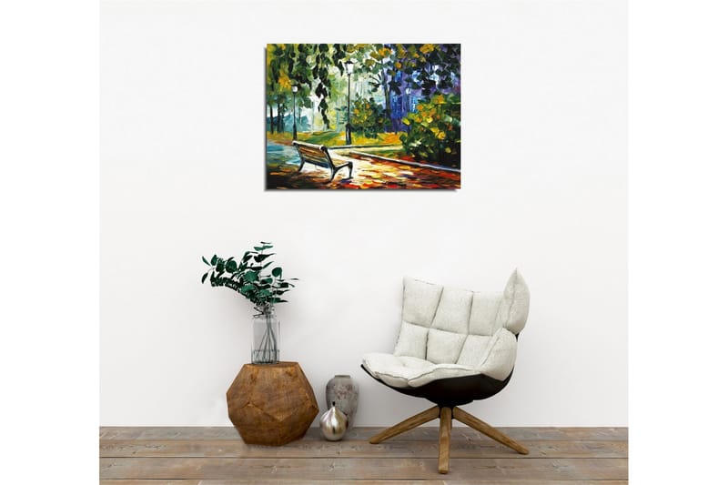 Lerretsbilde - Parkbenk omgitt av frodige trær og lys i et fargerikt miljø - Grønn / Gul / Blå - Innredning - Bilder & kunst - Lerretsbilder