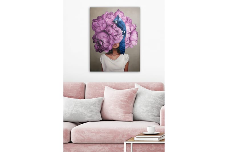 Lerretsbilde - Portrett av en kvinne med en stor bukett rosa blomster som hovedmotiv - Rosa / Blå / Beige - Innredning - Bilder & kunst - Lerretsbilder