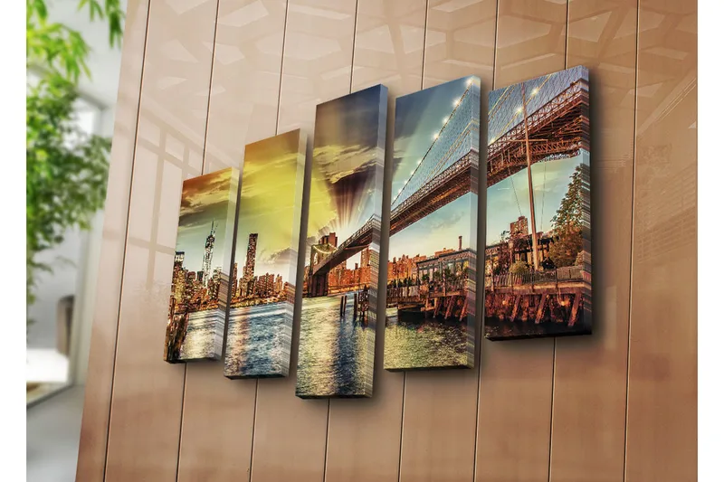 Stort lerretsbilde i 5 deler 105x70 cm - Bysilhuett med Brooklyn Bridge i solnedgangens lys - Gull / Blå / Grønn - Innredning - Bilder & kunst - Lerretsbilder