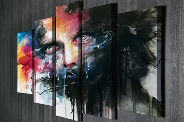 Stort lerretsbilde i 5 deler 105x70 cm - Intens portrett med dramatiske farger og uttrykksfulle trekk - Svart / Rød / Blå - Innredning - Bilder & kunst - Lerretsbilder