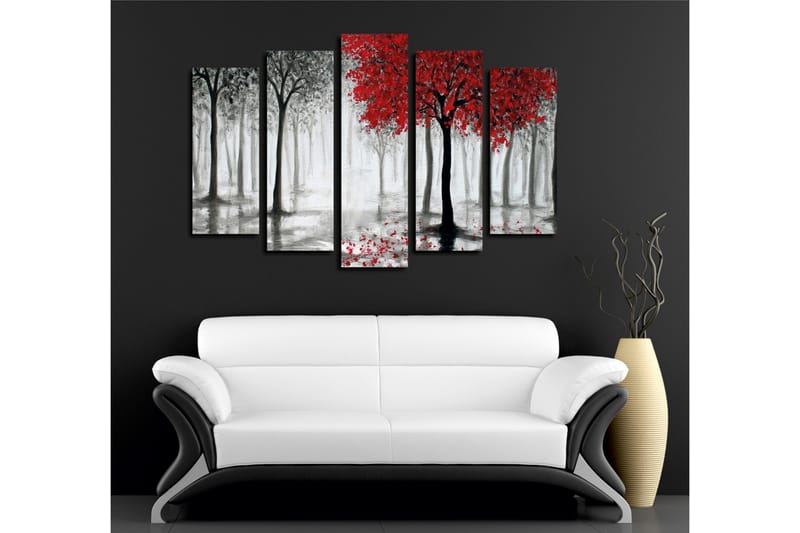 Stort lerretsbilde i 5 deler 105x70 cm - Rødskiftende trær i et tåkete skogsmiljø - Rød / Svart / Grå - Innredning - Bilder & kunst - Lerretsbilder