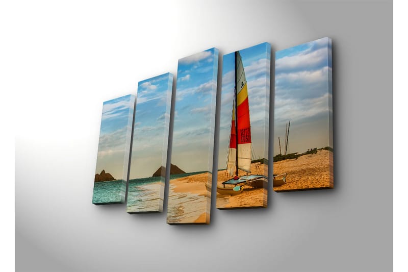 Stort lerretsbilde i 5 deler 105x70 cm - Seilbåt på en strand med klart vann og sanddyner - Blå / Oransje / Gul - Innredning - Bilder & kunst - Lerretsbilder