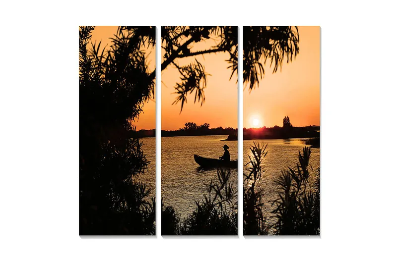 Trelerretsbilde 3-delt 50x70 cm - Silhuett av en mann i en båt ved solnedgang, Oransje / Svart